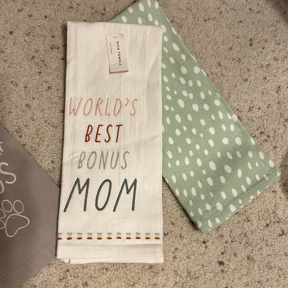 One sets Dish towels